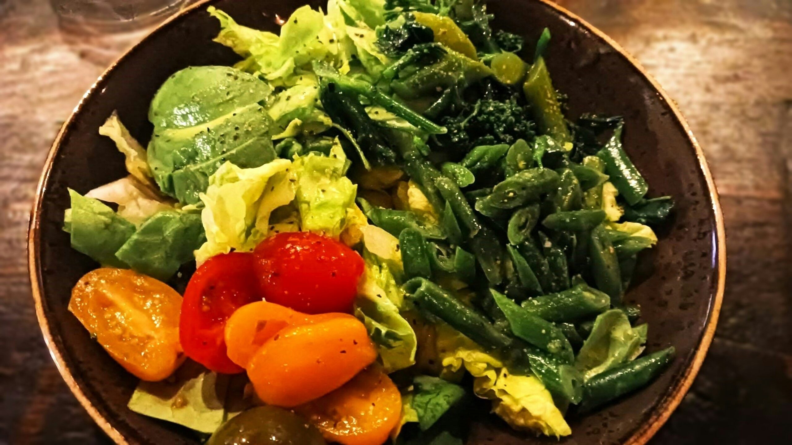 A comparison chart showing different dietary plan options offered by BistroMD.