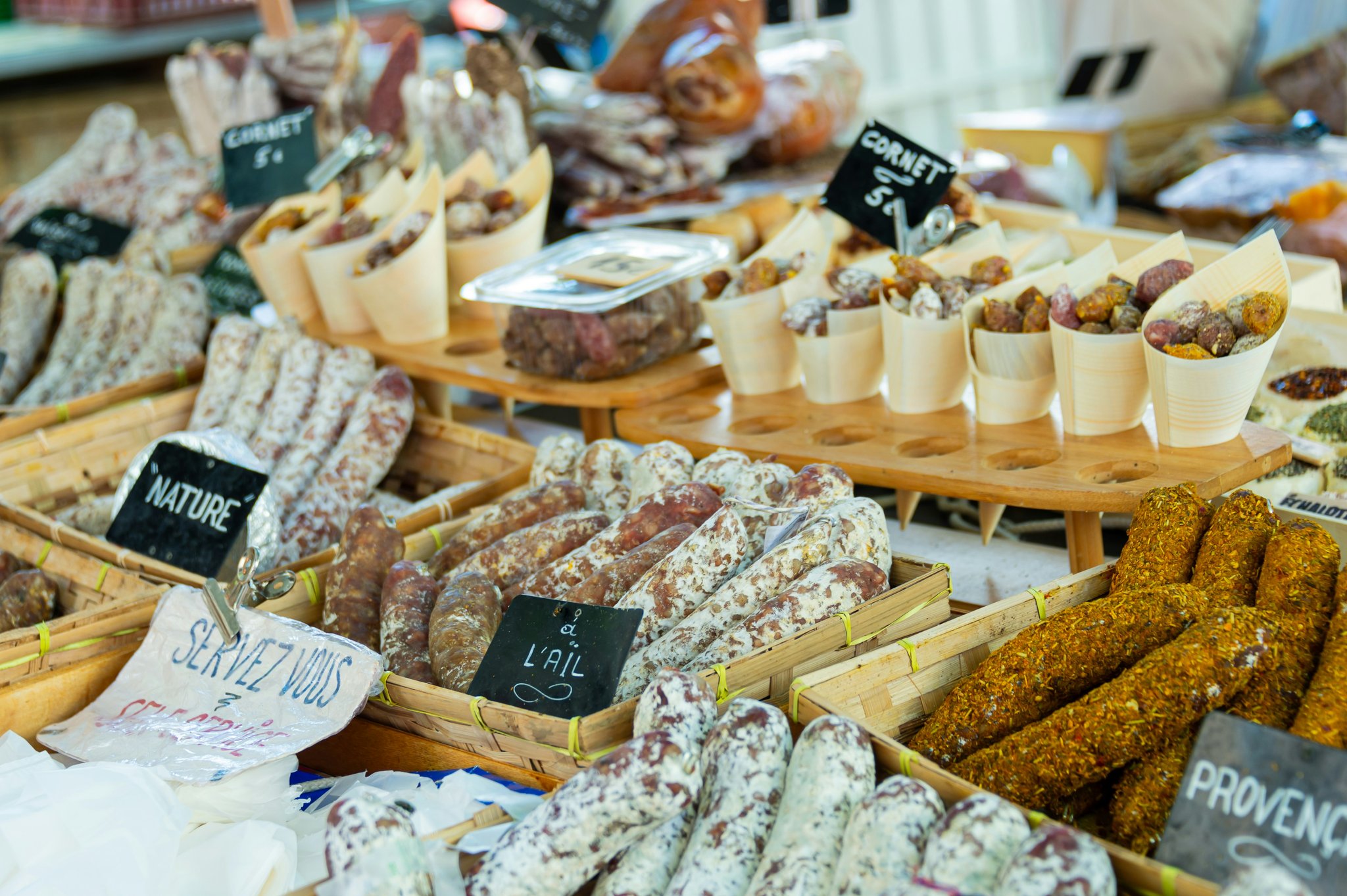 A package from BistroMD containing fresh, pre-cooked meals.